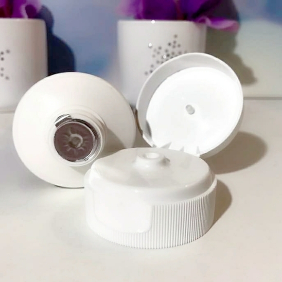 KORRES Body Milk Lavender Blossom, 200 mls / 6.76 Ounce *Brand New, Sealed - Picture 3 of 8